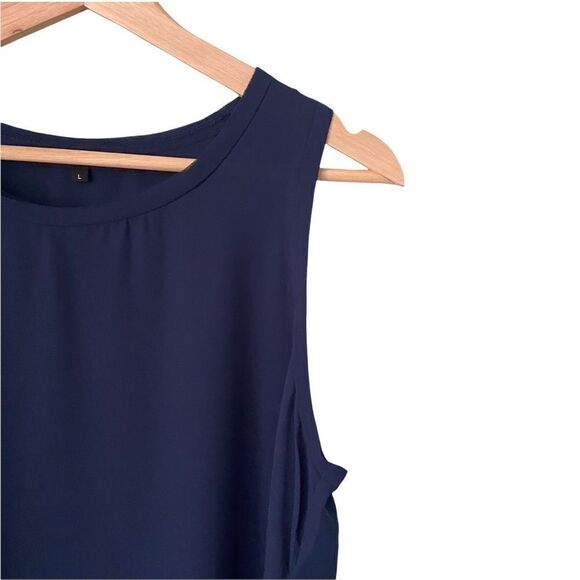 Olivaceous Basic Navy Blue Sleeveless Top in Size Large - Picture 8 of 8